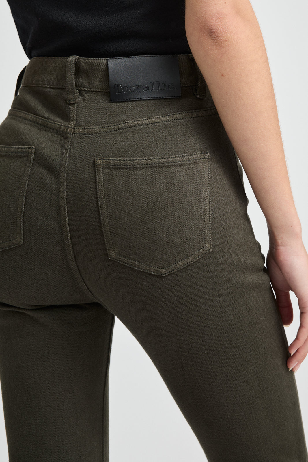 TOORALLIE HIGH RISE STRAIGHT JEAN