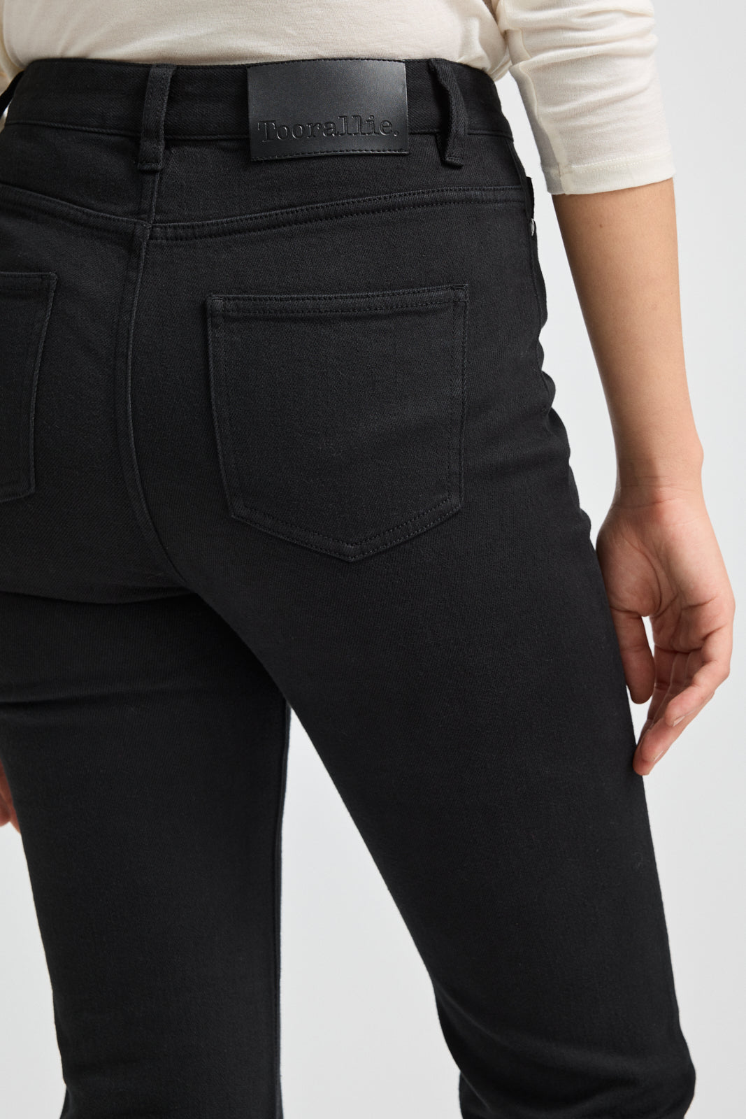 TOORALLIE HIGH RISE STRAIGHT JEAN