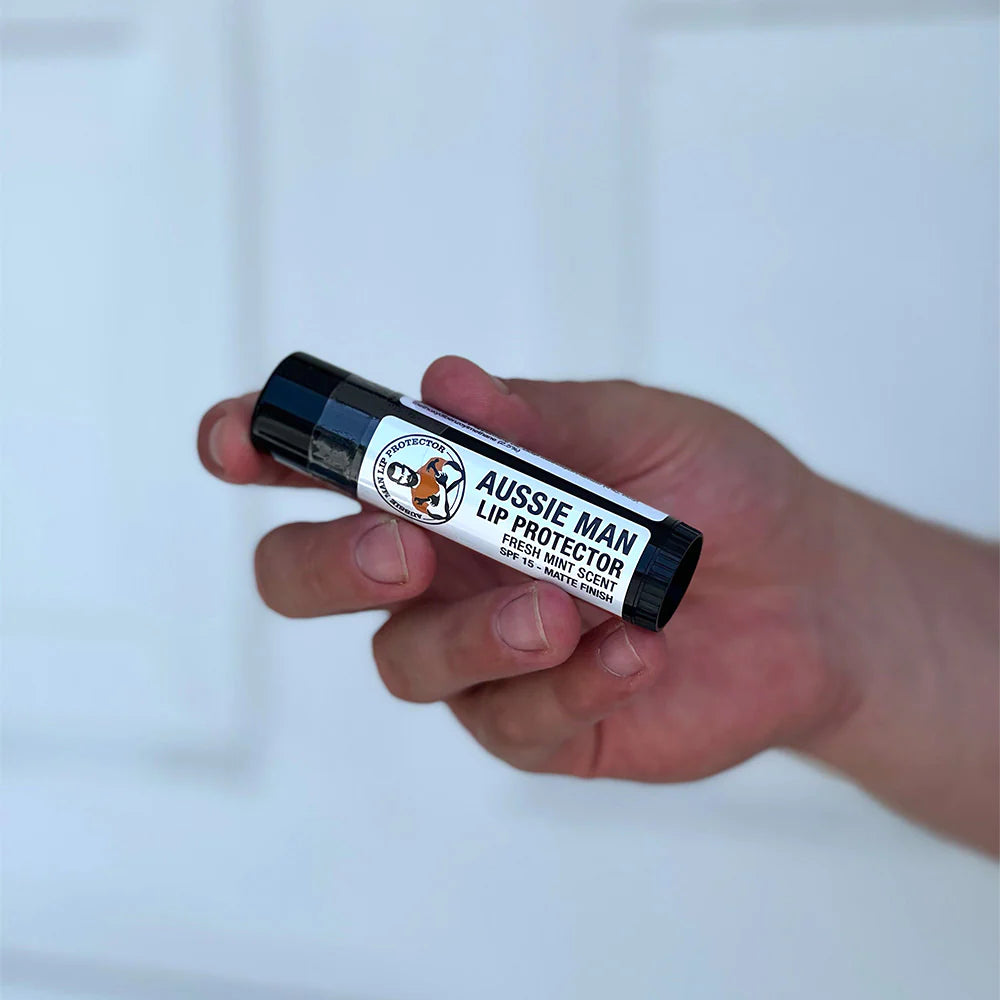 AUSSIE MAN HANDS LIP PROTECTION