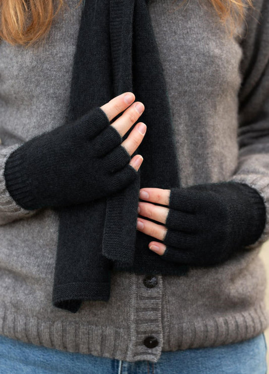 NOBLE WILDE FINGERLESS GLOVE