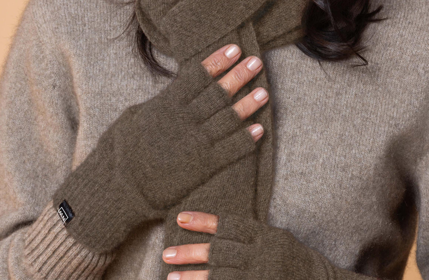 NOBLE WILDE FINGERLESS GLOVE