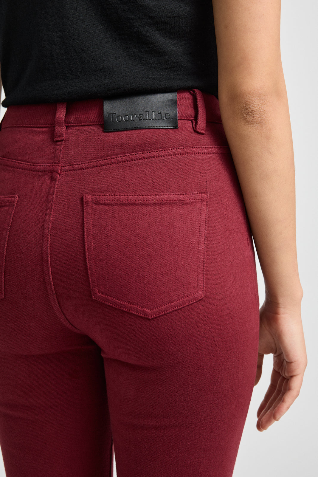 TOORALLIE HIGH RISE STRAIGHT JEAN