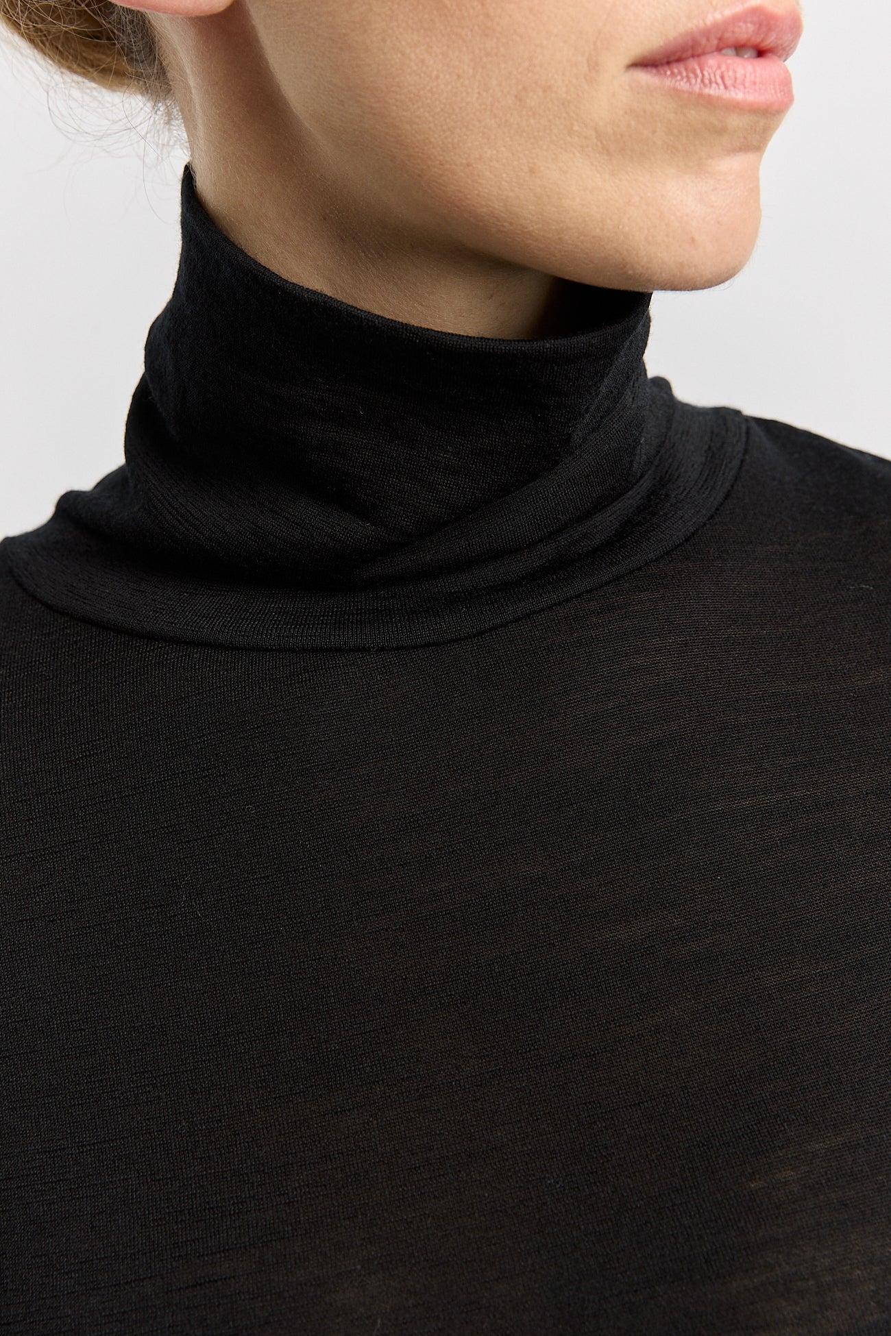 TOORALLIE TURTLE NECK MERINO TEE
