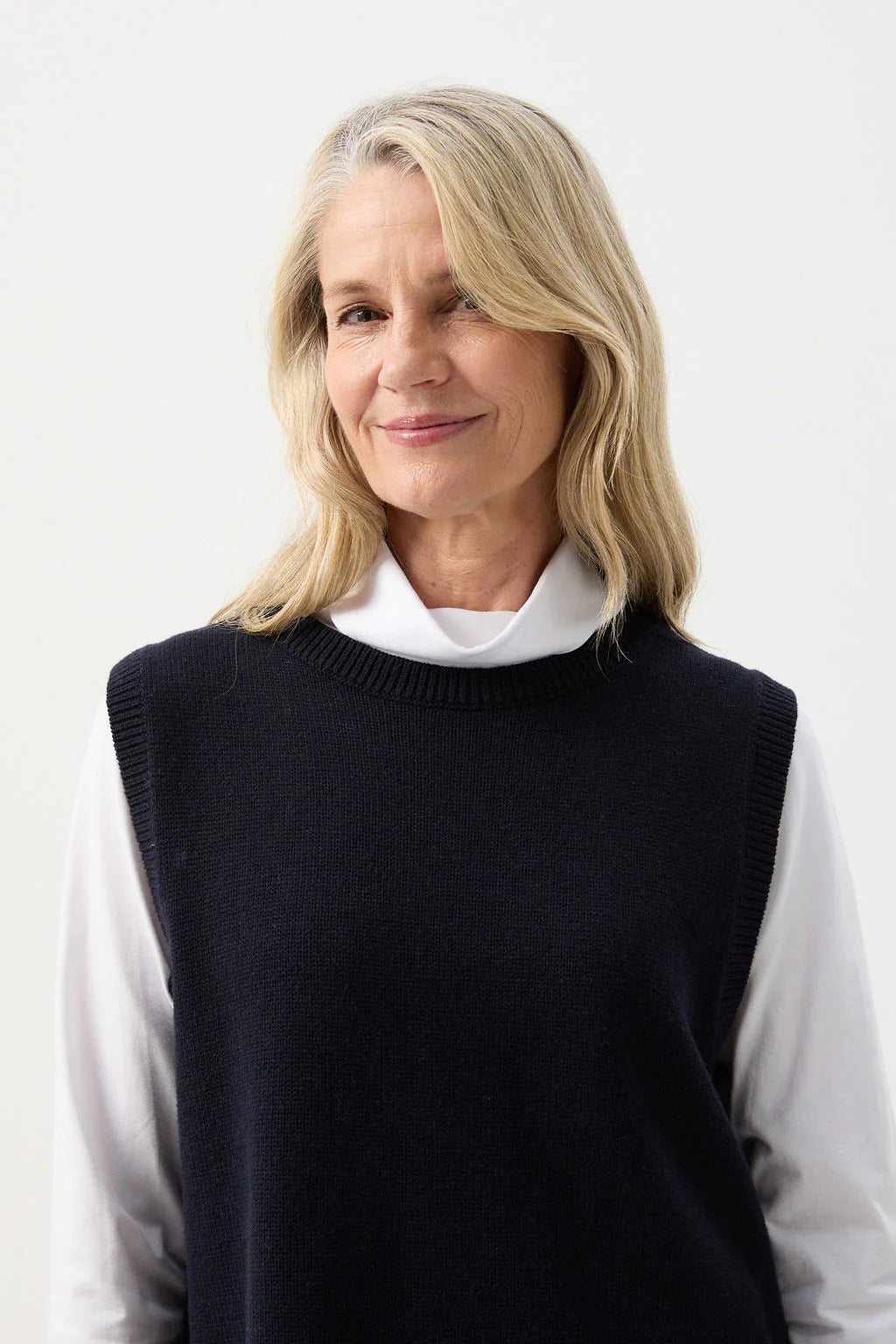 GOONDIWINDI VEST WITH SIDE SLITS