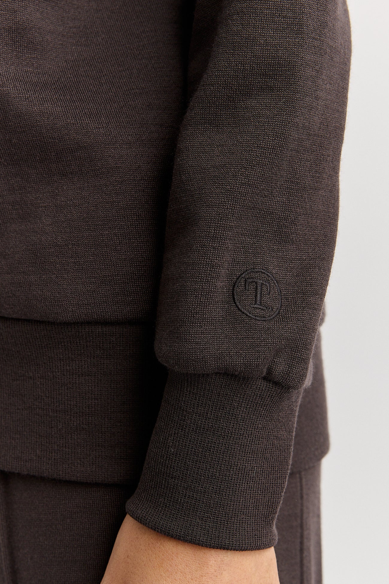 TOORALLIE LOUNGE FUNNEL NECK