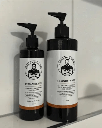 AUSSIE MAN HANDS CHARCOAL FACE WASH