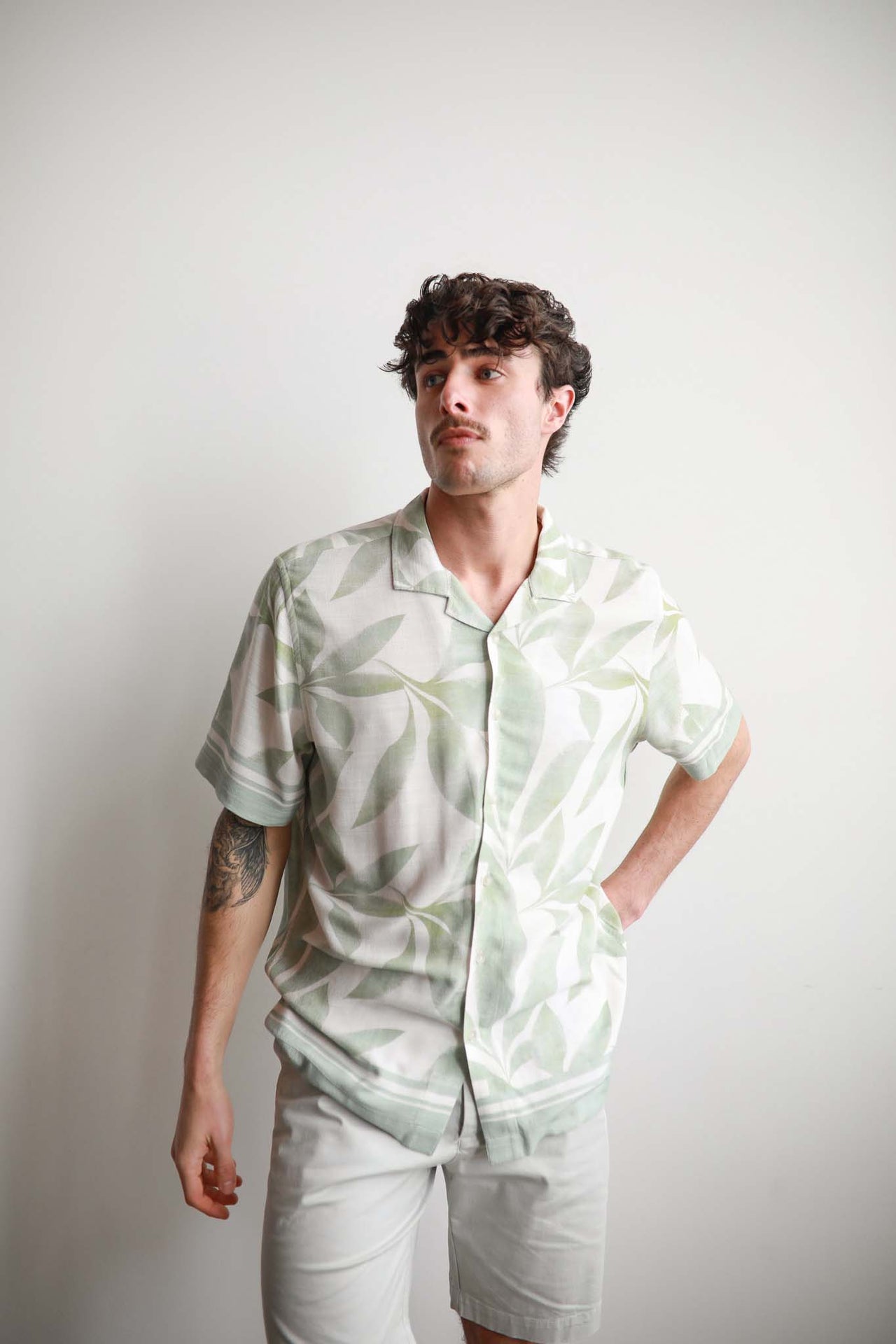 JAMES HARPER BANANA LEAF SS SHIRT