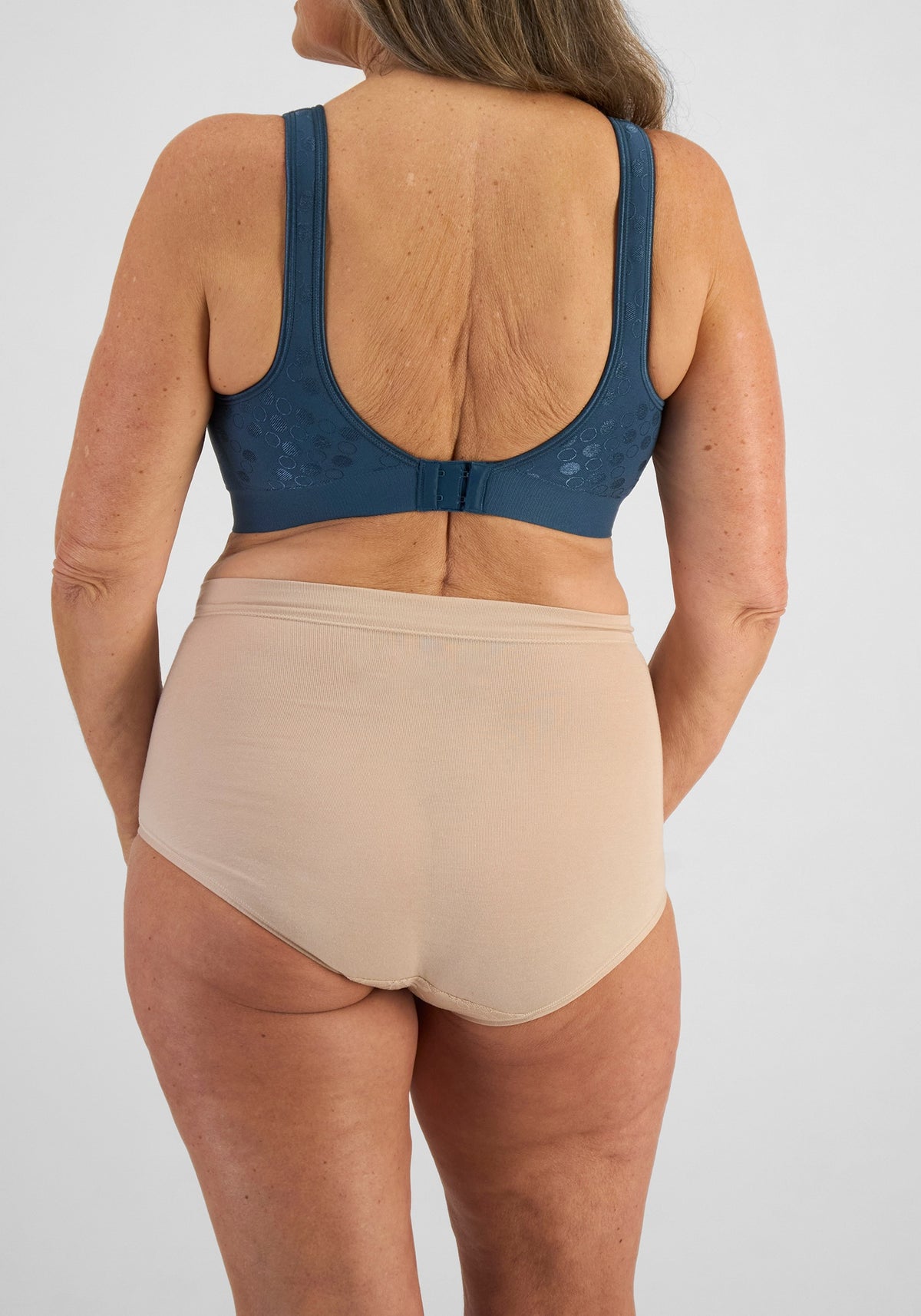 PLAYTEX COMFORT REVOLUTION CONTOUR WIREFREE BRA